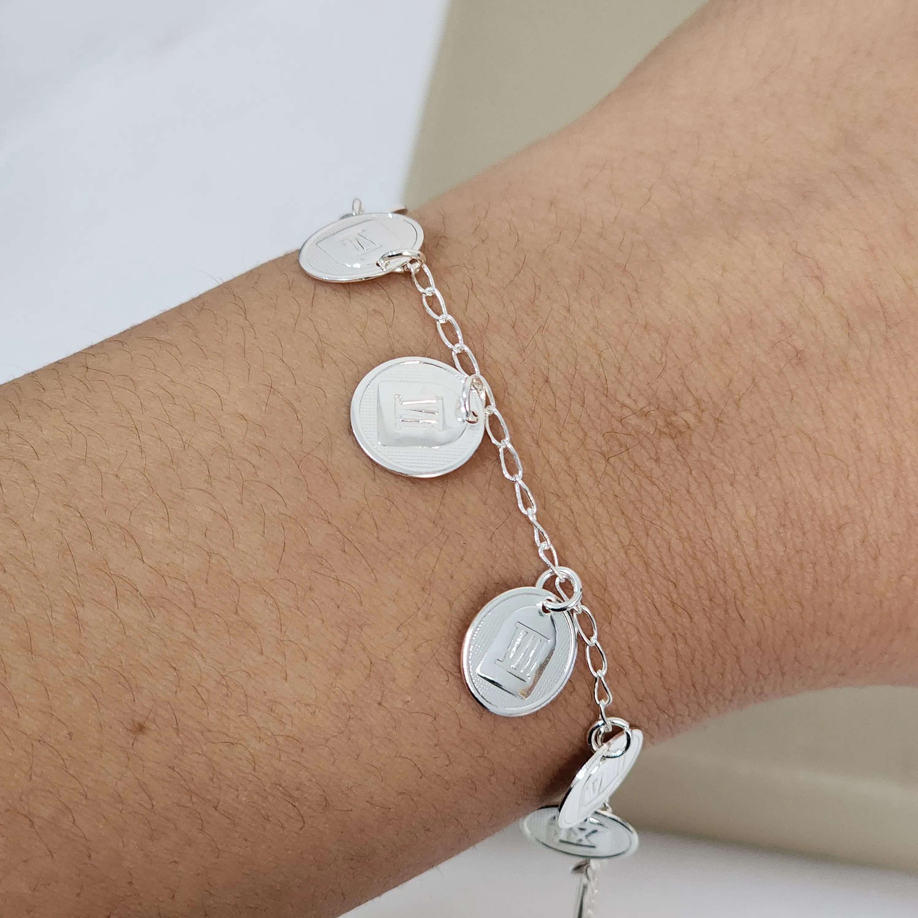 Pulseira Medalinha Dez Mandamentos