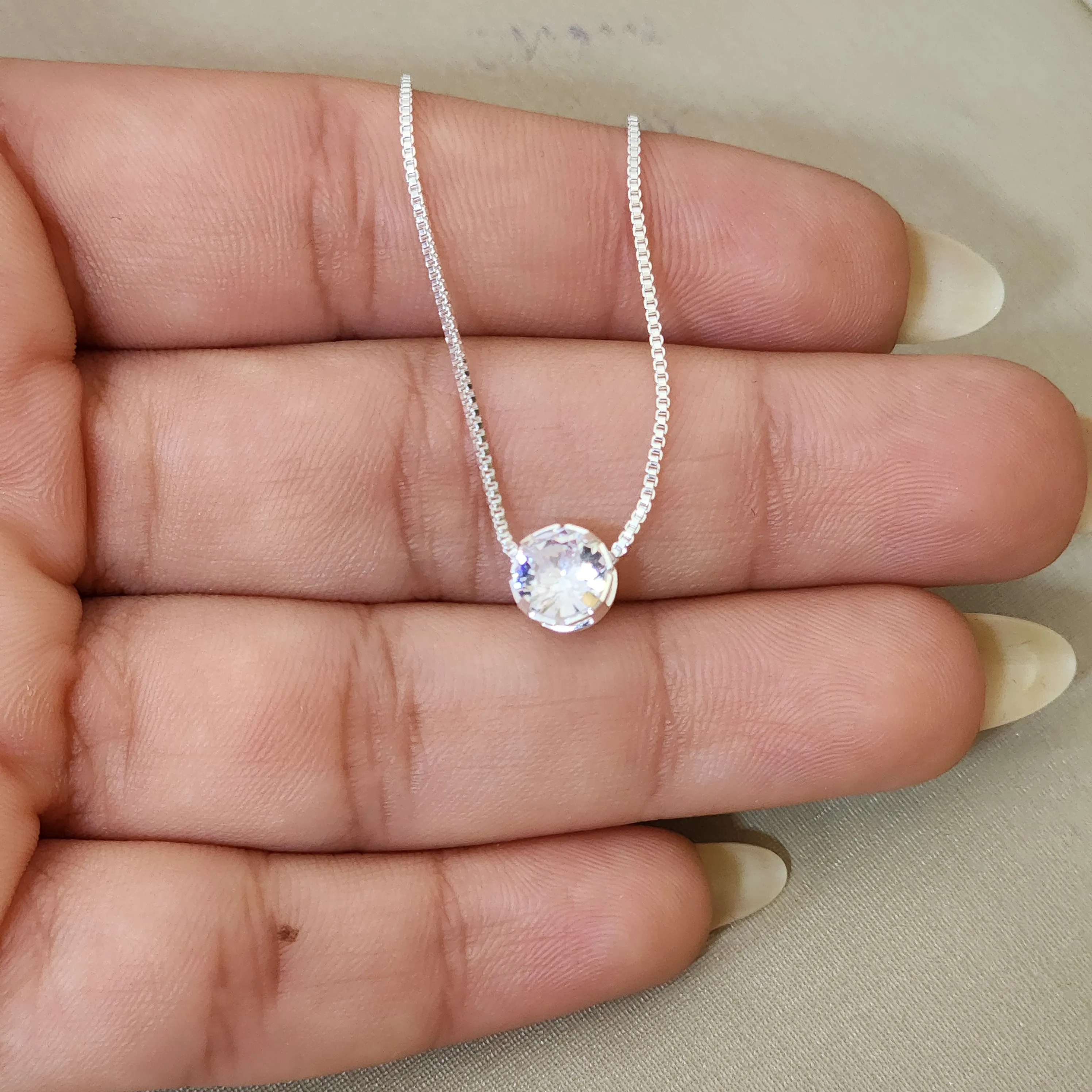 Colar Delicado Ponto de Luz Zircônia