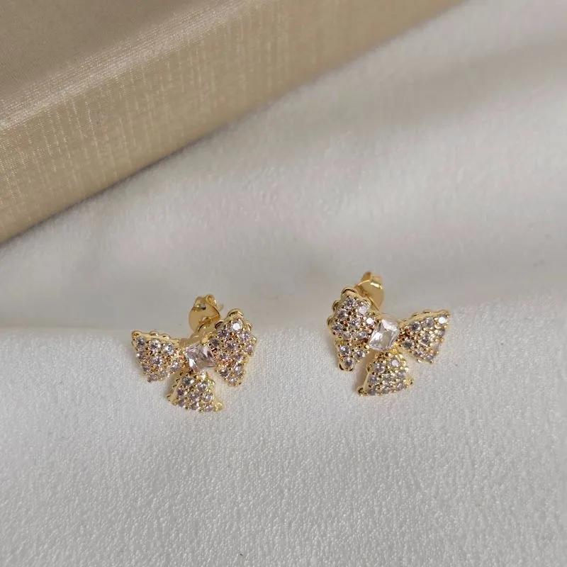 Brinco Delicado Laço Zircônia