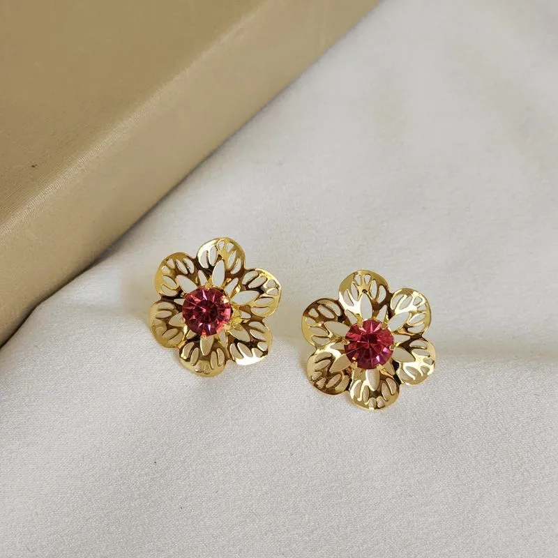 Brinco Flor Delicado Zircônia