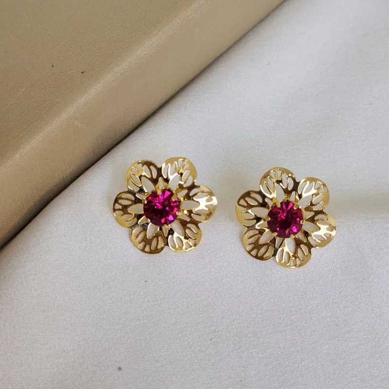 Brinco Flor Delicado Zircônia