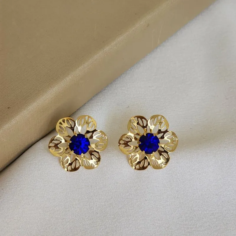 Brinco Flor Delicado Zircônia