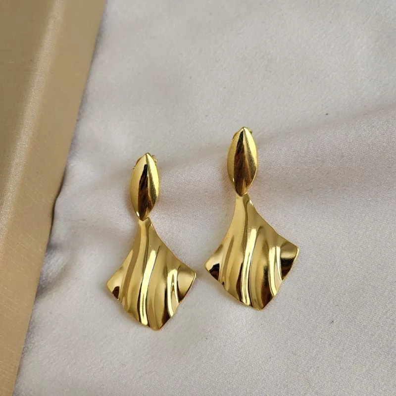 Brinco Liso Geométrico