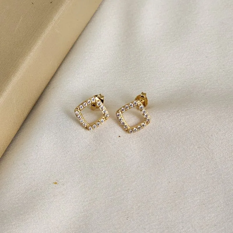 Brinco Geométrico Zircônia