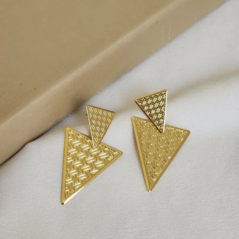 Brinco Maxi Geométrico Liso