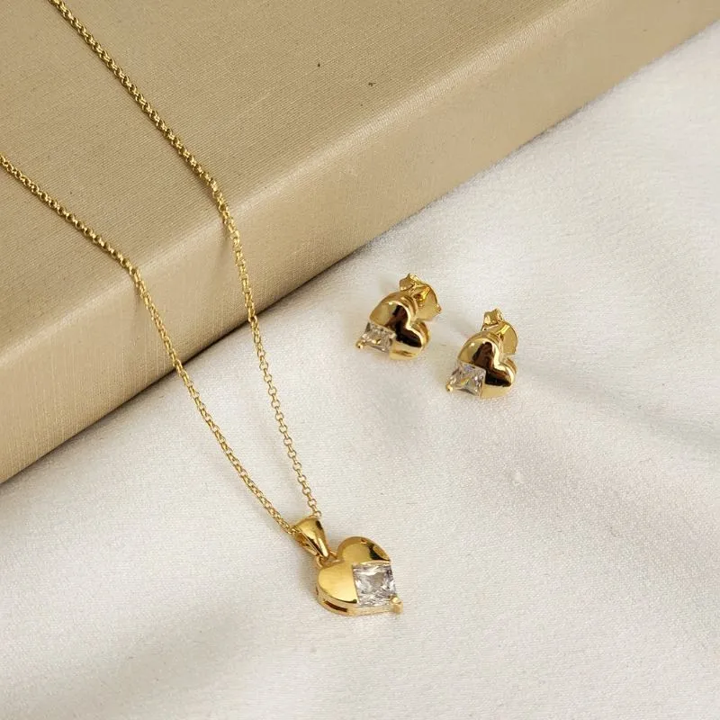 Conjunto Delicado Coração Liso e Zircônia