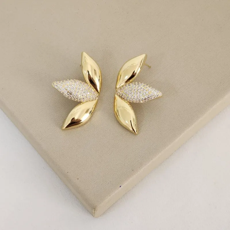 Brinco Elegante Zircônia