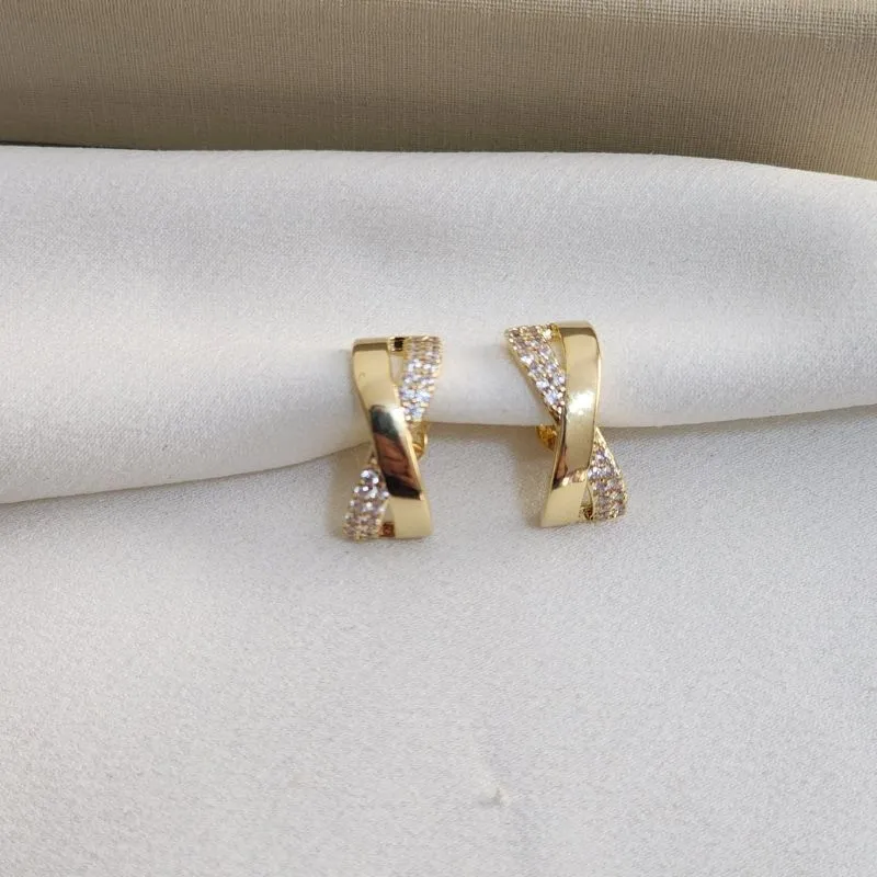 Brinco Geométrico Zircônia