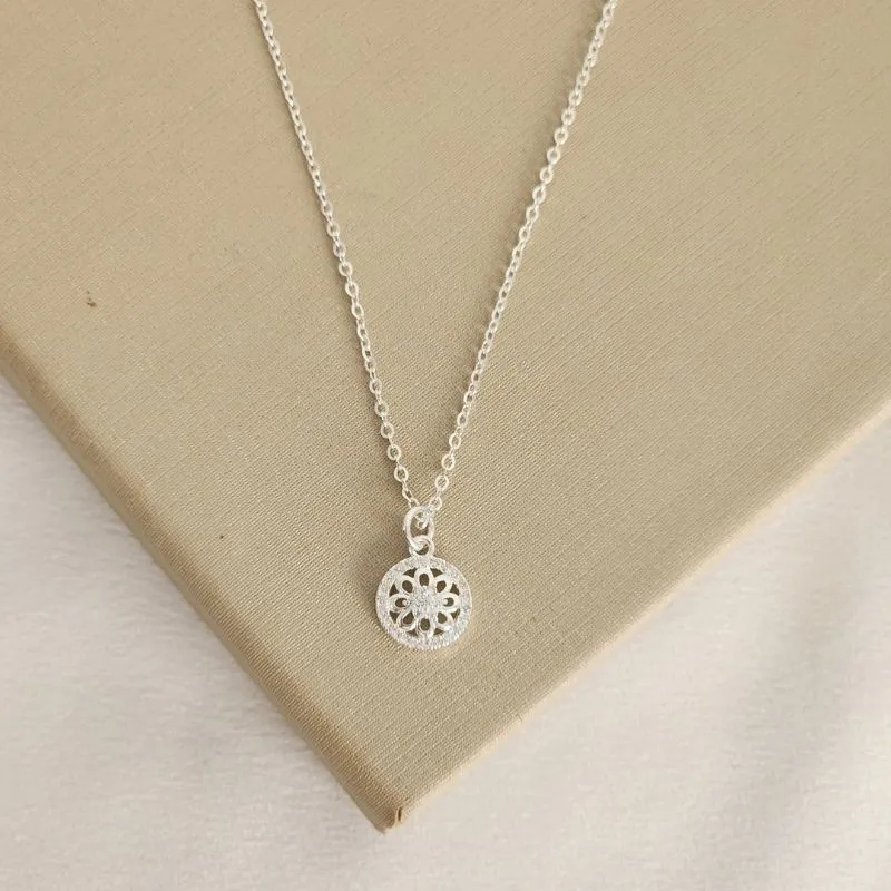 Colar Choker Medalinha