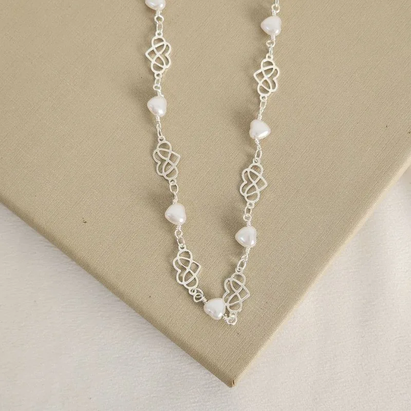 Colar Choker Perolas e Coração