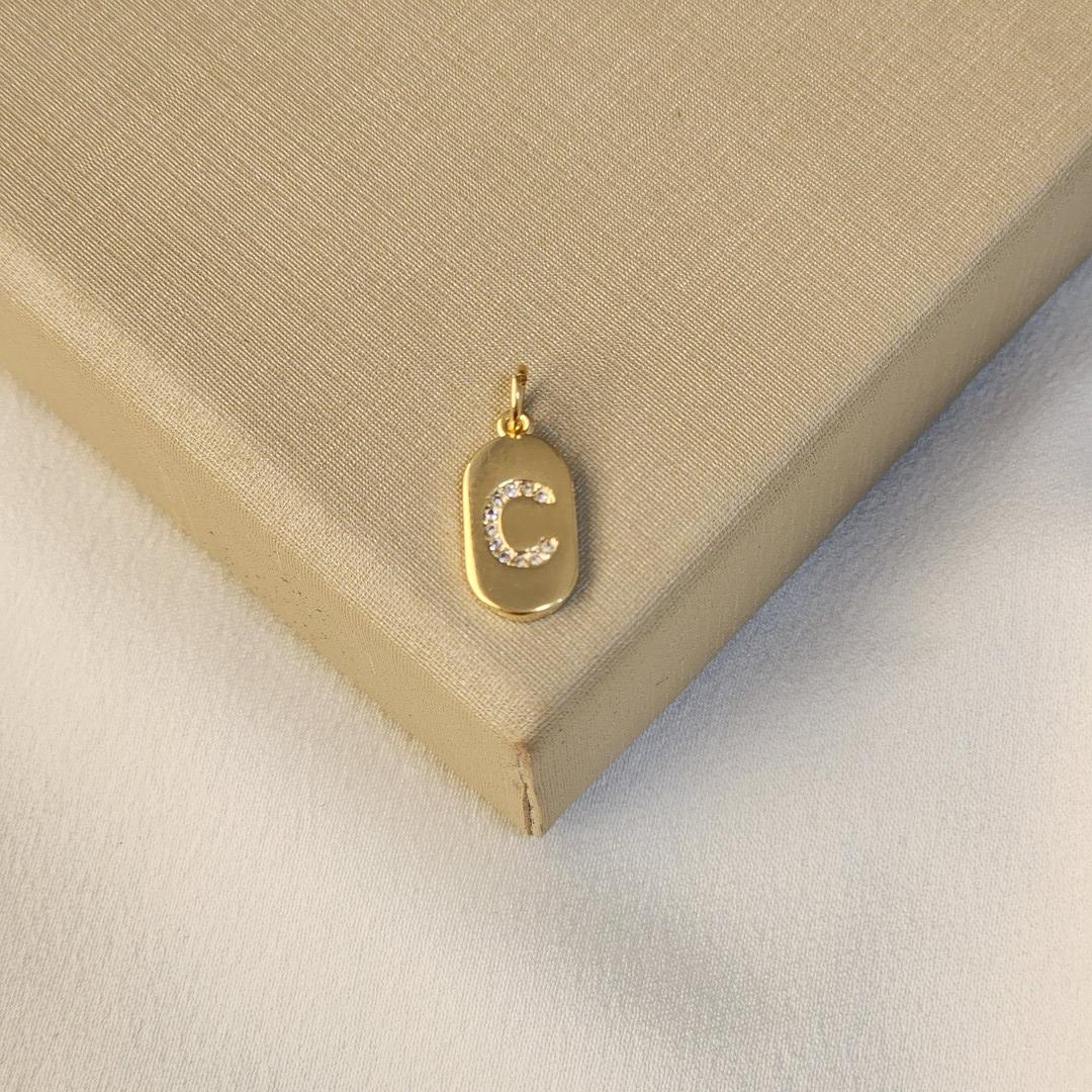 Pingente Plaquinha Letra C