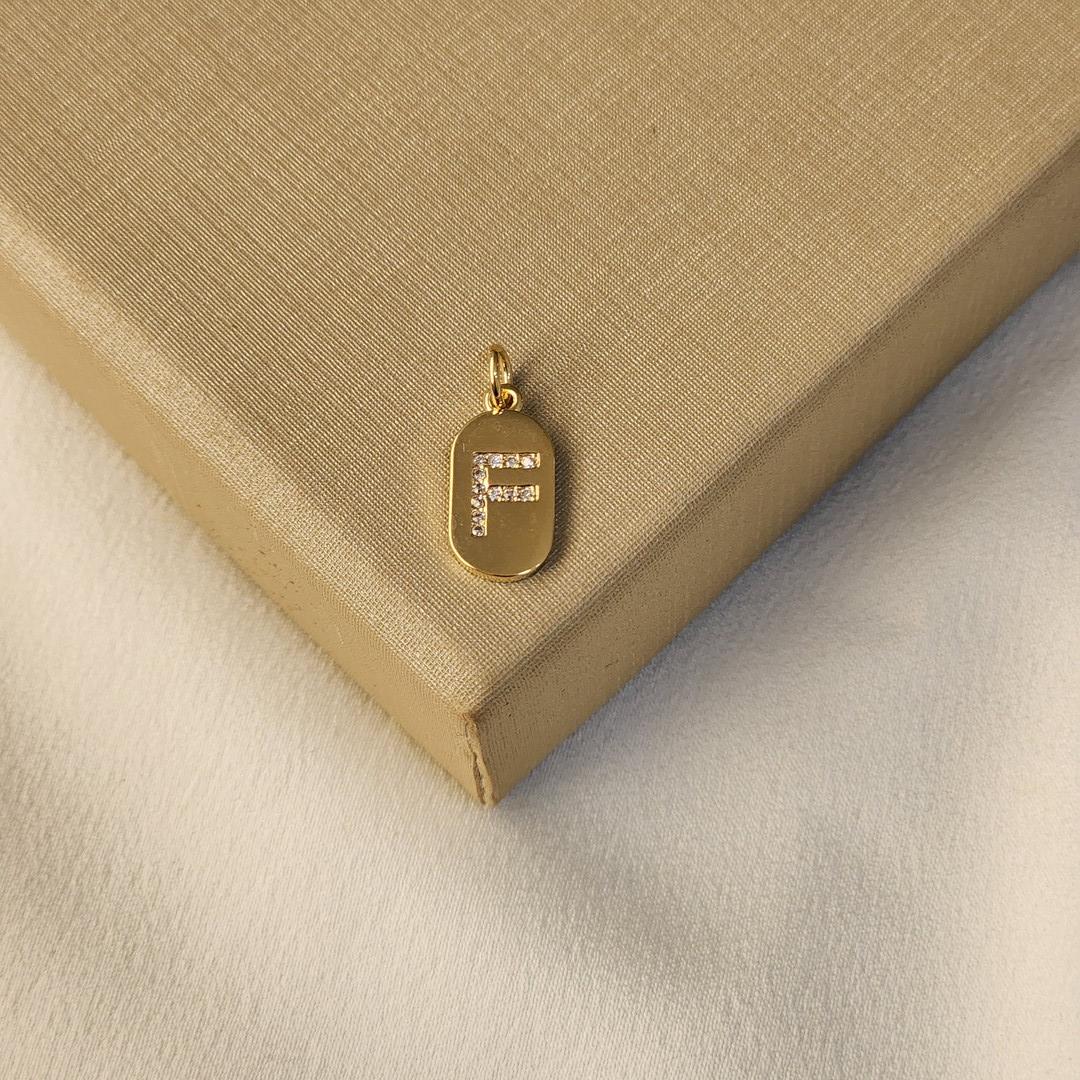 Pingente Plaquinha Letra F