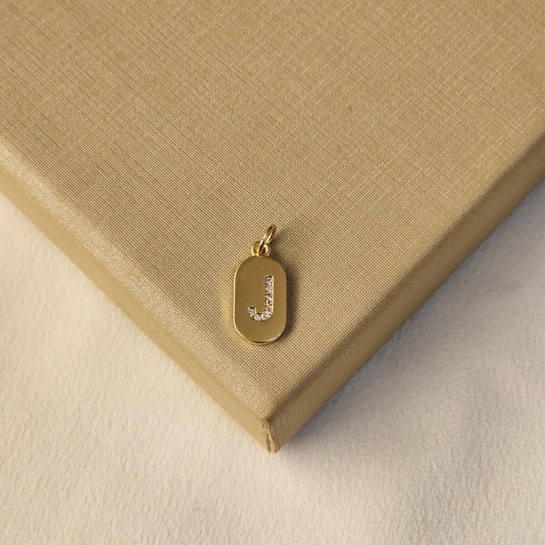 Pingente Plaquinha Letra J