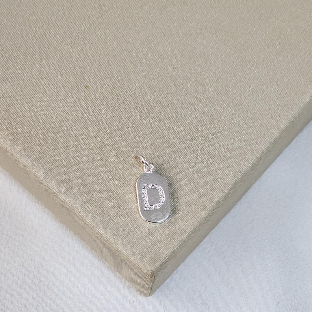 Pingente Plaquinha Letra D