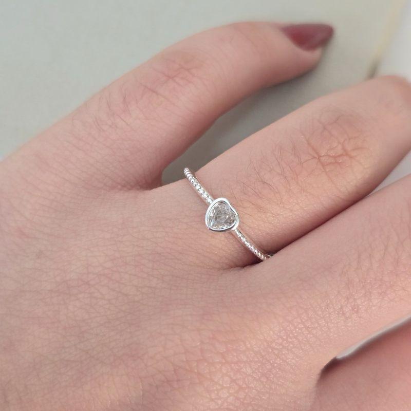 Anel Solitario Coracao Zirconia