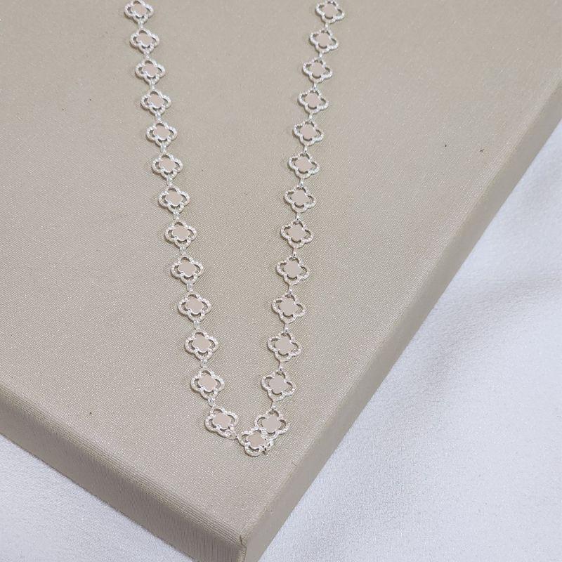 Colar Choker Detalhada