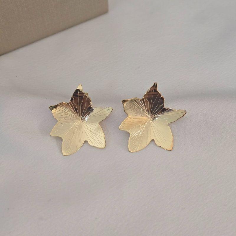 Brinco Flor Metal Trabalhado