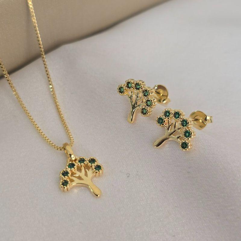 Conjunto Árvore Detalhe de Pedra